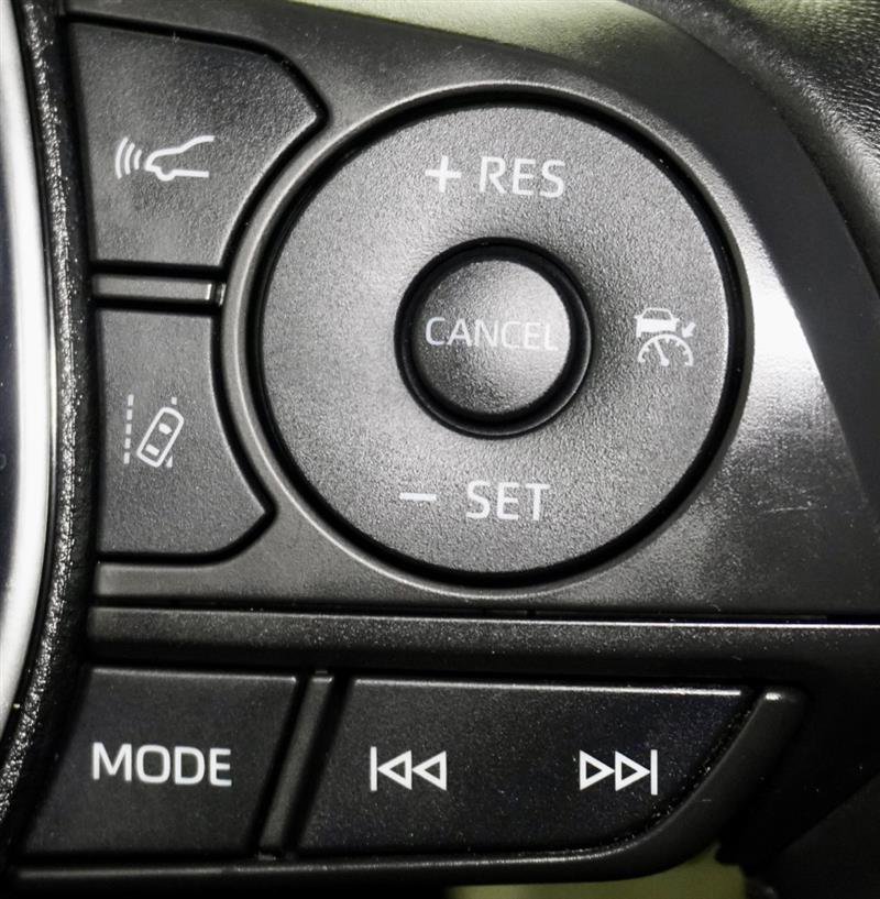 Used 2018 Toyota Camry SE image 25