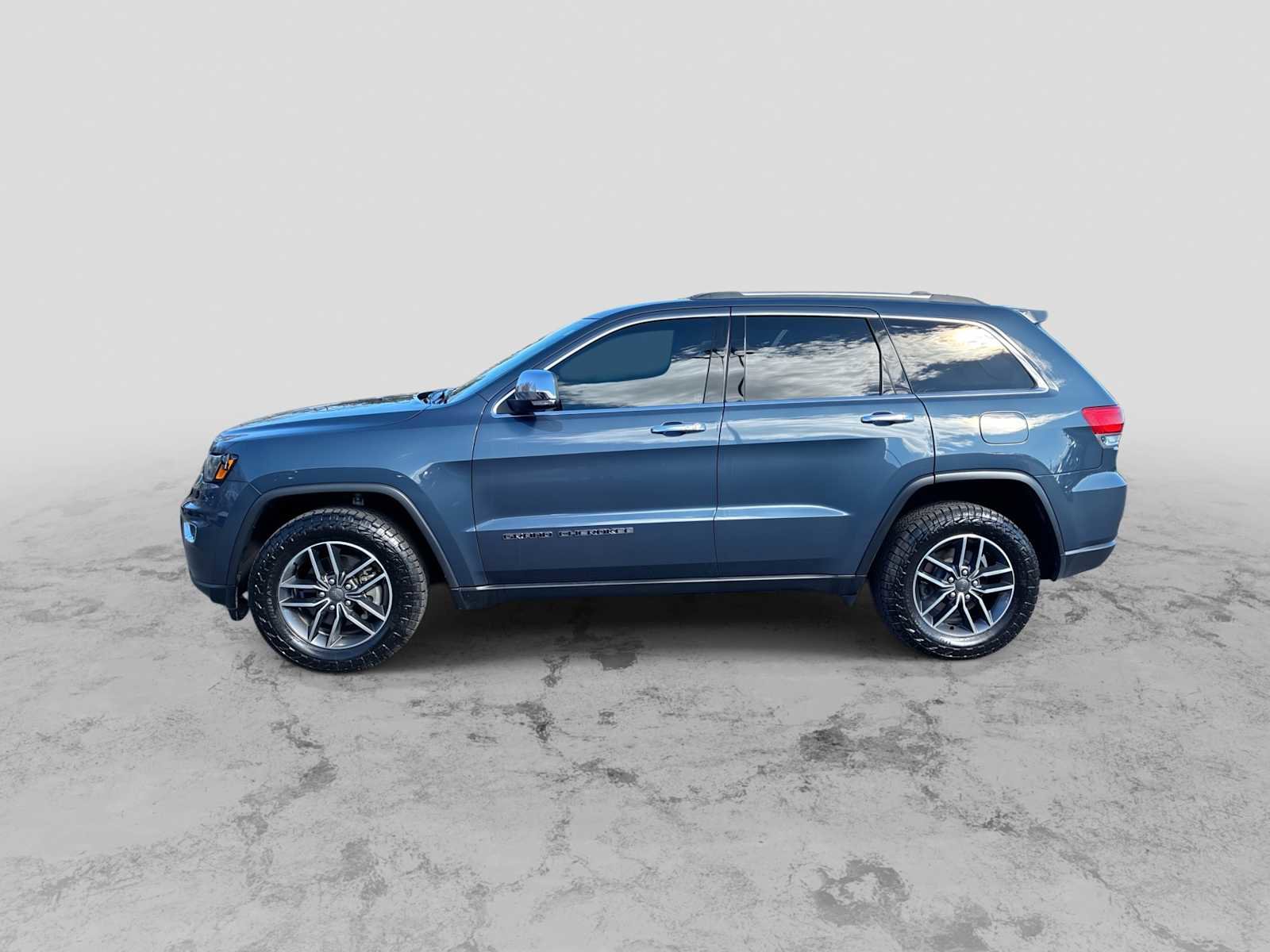 Certified 2019 Jeep Grand Cherokee Limited w/ Luxury Group II image 5