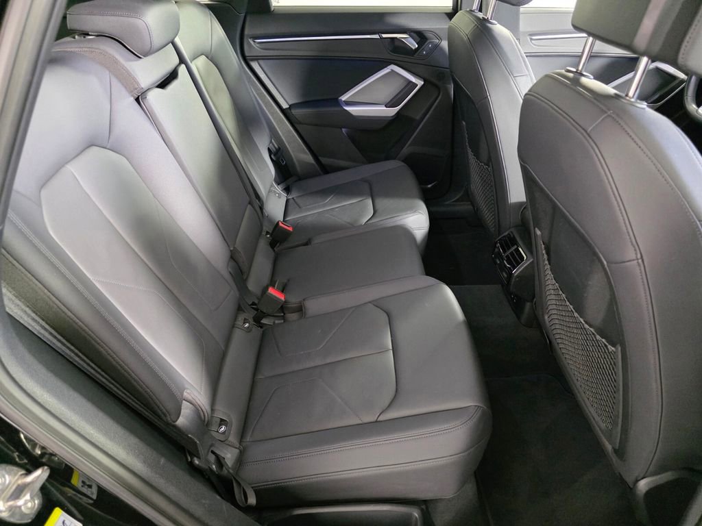 Used 2022 Audi Q3 2.0T Premium Plus w/ Premium Plus Package image 24