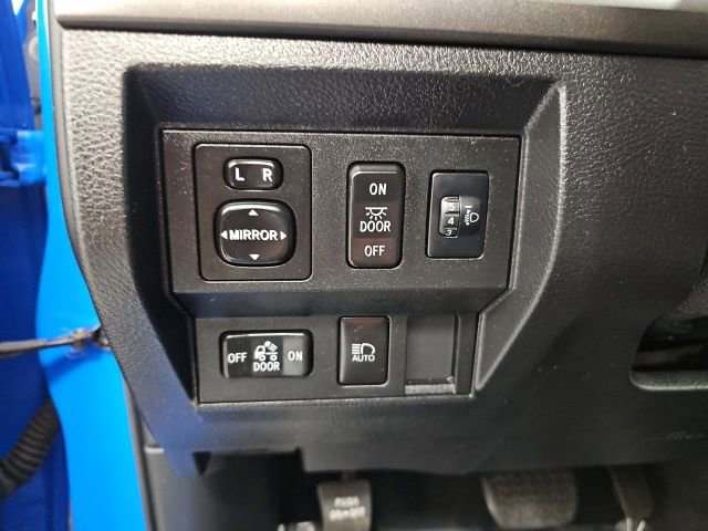 Used 2021 Toyota Tundra SR5 w/ SR5 Upgrade Package AWD/4WD image 18