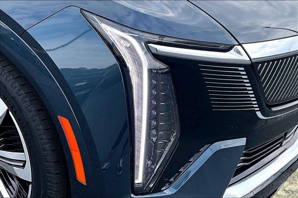 Certified 2026 Cadillac Escalade IQ Luxury 2 AWD/4WD image 32