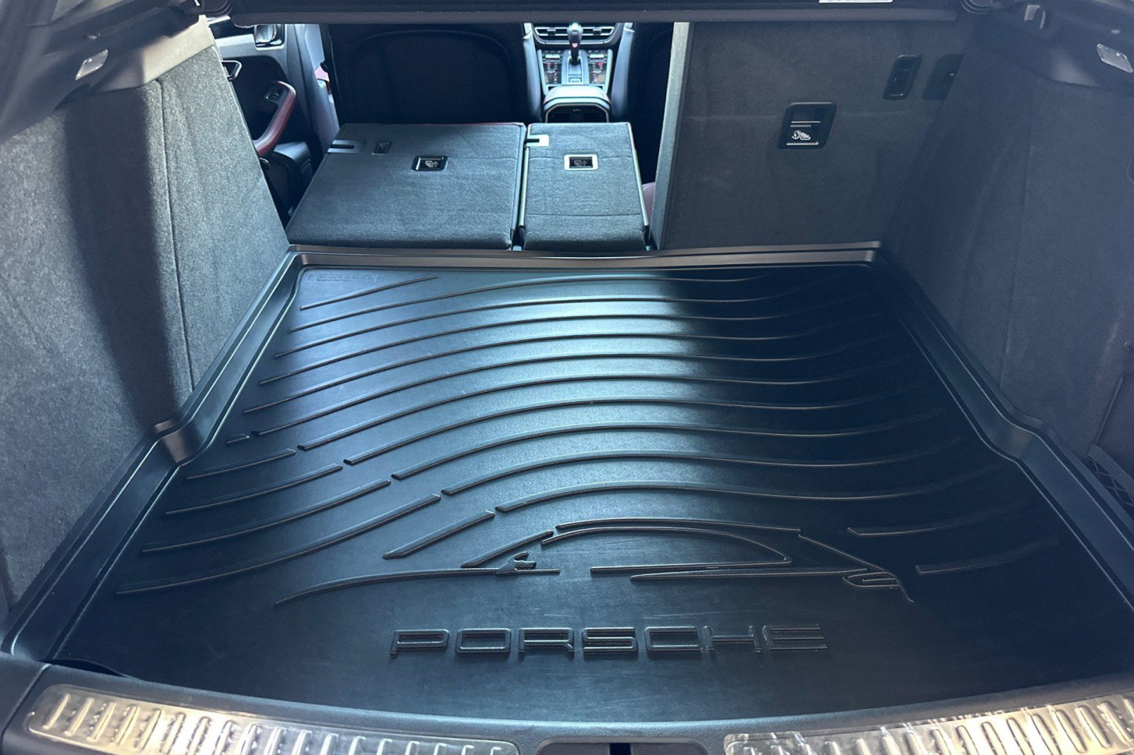Certified 2023 Porsche Macan Turbo AWD/4WD image 15