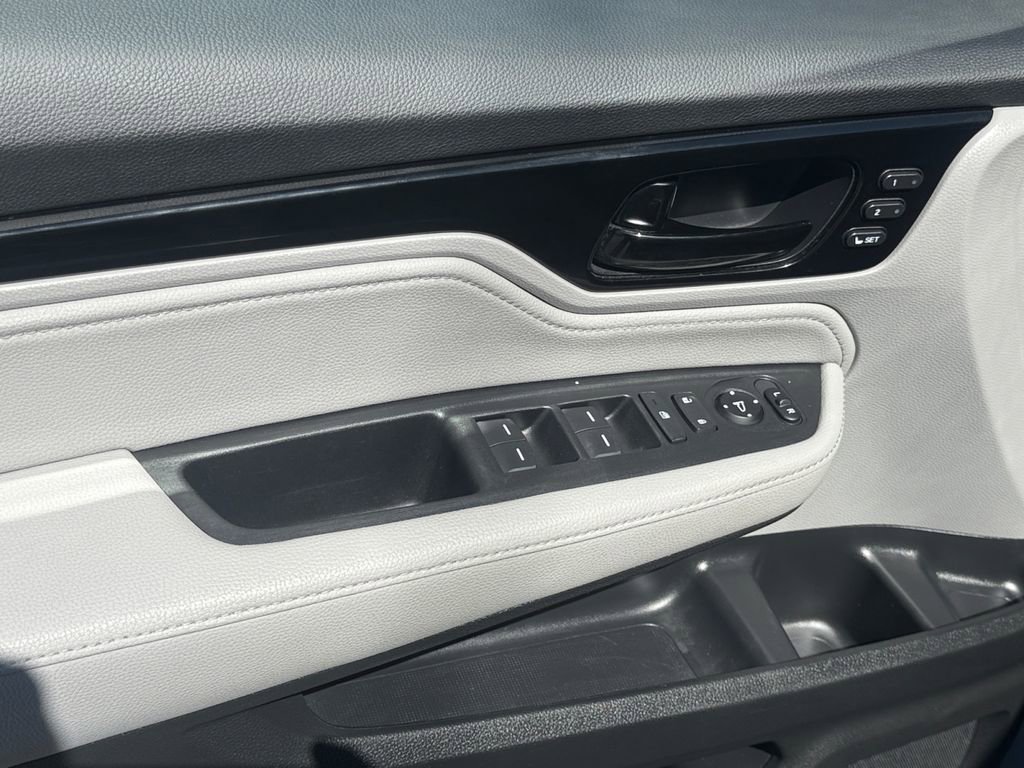 Used 2024 Honda Odyssey Touring image 9