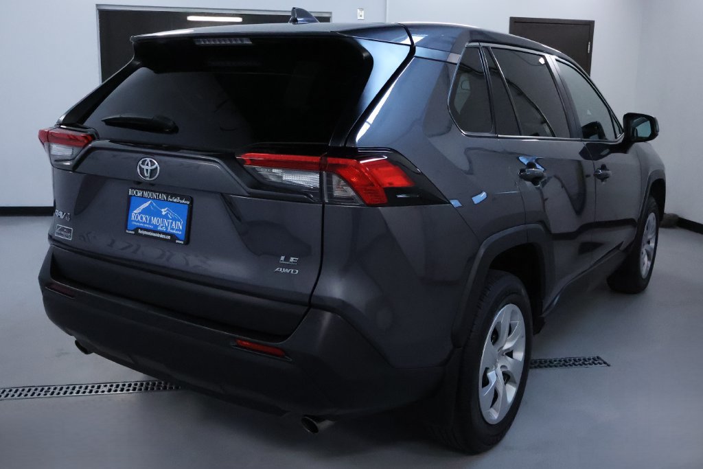 Used 2025 Toyota RAV4 LE AWD/4WD image 7