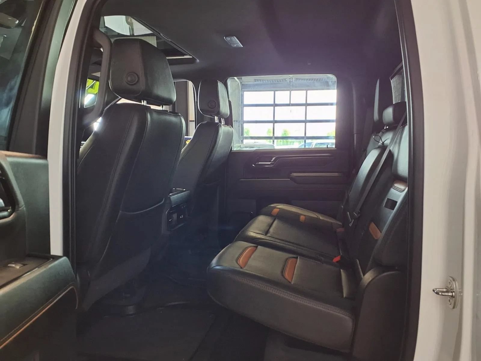 Used 2024 GMC Sierra 2500 AT4 w/ AT4 Premium Plus Package AWD/4WD image 14