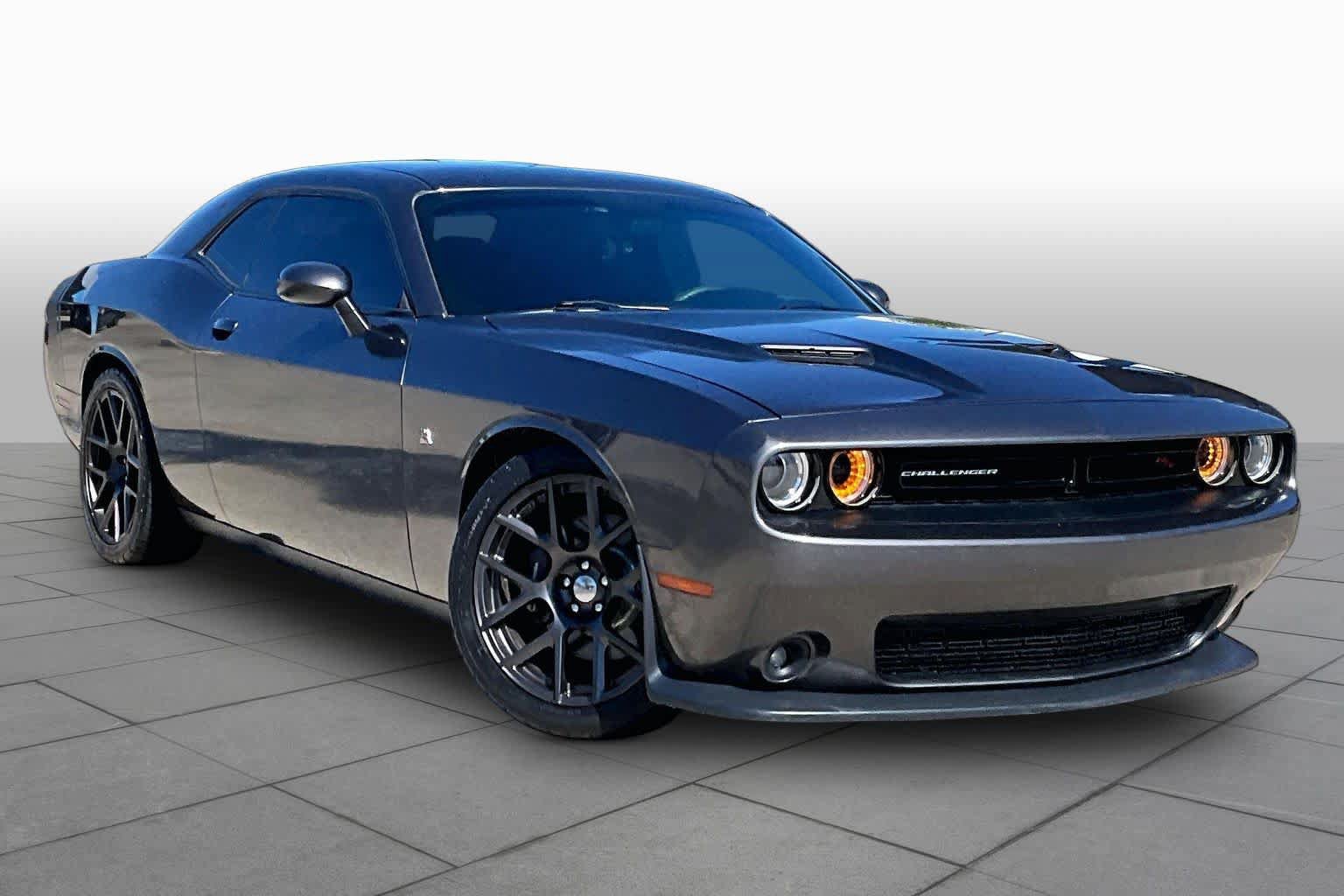 Used 2016 Dodge Challenger R/T Scat Pack RWD image 3