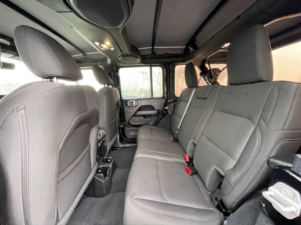 Used 2022 Jeep Wrangler Unlimited Sahara image 21