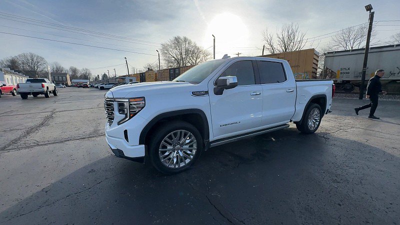 Used 2022 GMC Sierra 1500 Denali w/ Denali Reserve Package image 4