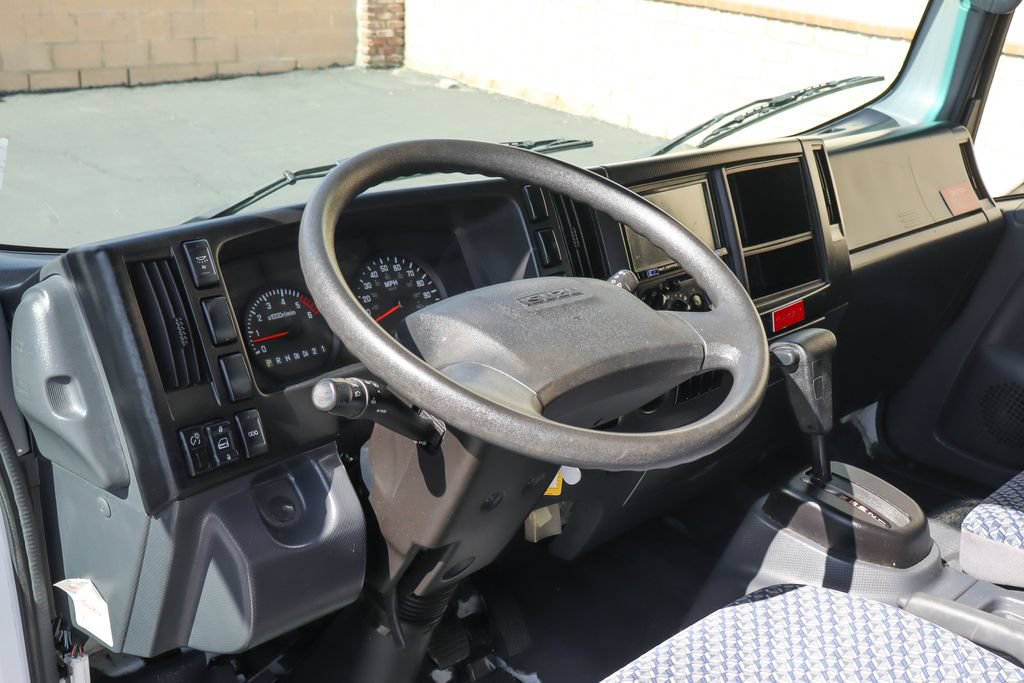 Used 2024 Isuzu NPR RWD image 19