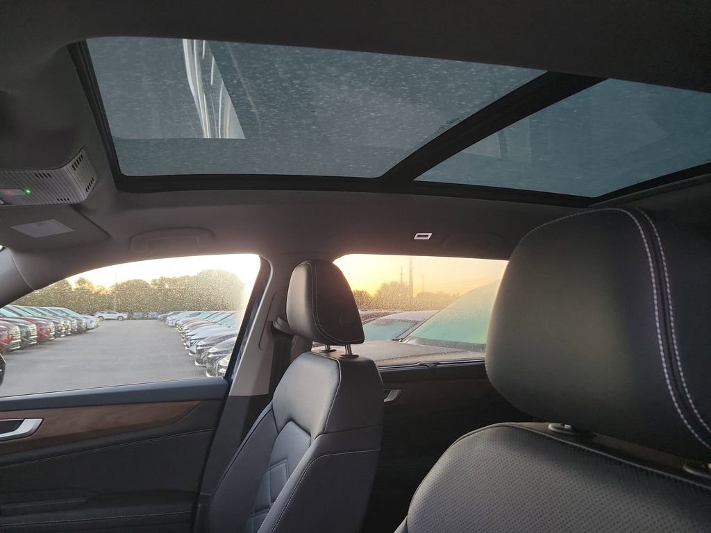 New 2026 Volkswagen Atlas SE image 7