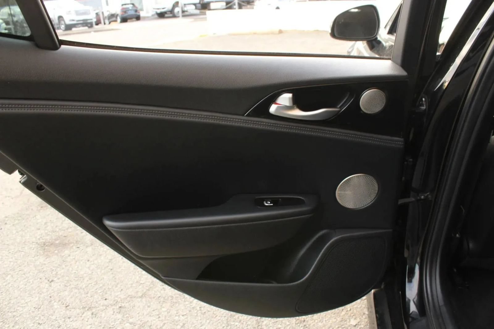 Used 2018 Kia Stinger Premium RWD image 18