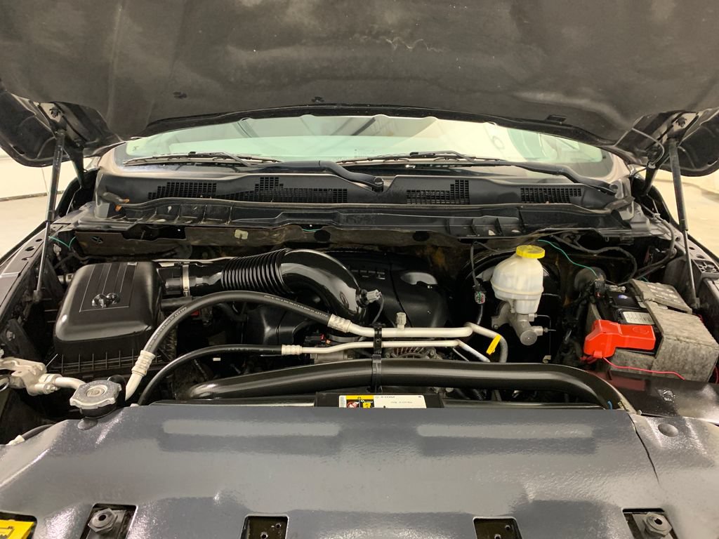 Used 2019 RAM 1500 Classic SLT w/ SLT Plus D←cor Group AWD/4WD image 16