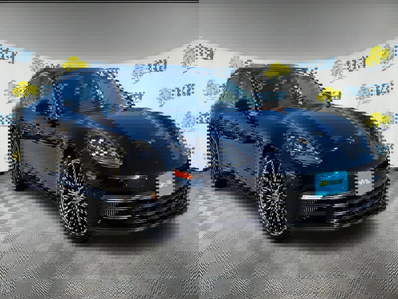 Used 2018 Porsche Panamera 4S image 1