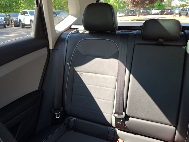 Certified 2023 Volkswagen Taos SE w/ Panoramic Sunroof Package AWD/4WD image 18