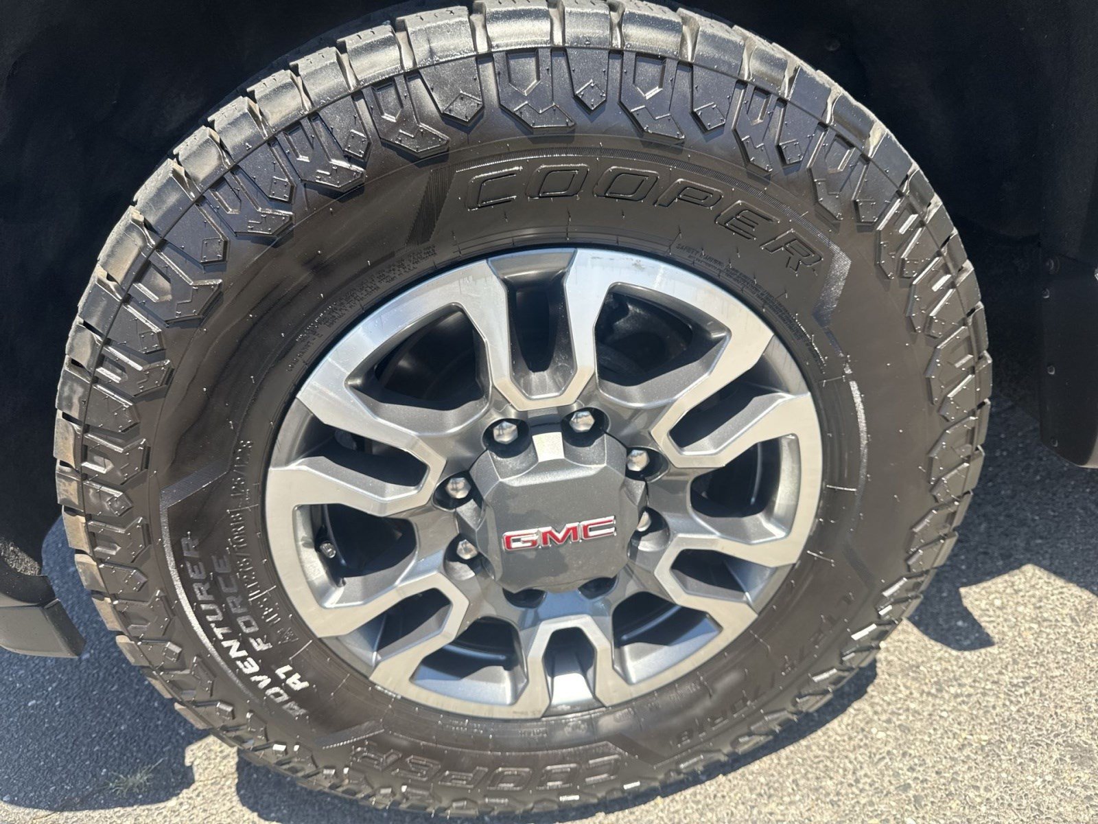 Used 2024 GMC Sierra 2500 SLE w/ SLE Value Package; AWD/4WD image 12