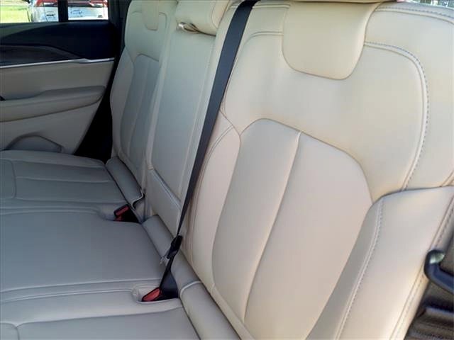 New 2024 Jeep Grand Cherokee Limited 4xe image 9