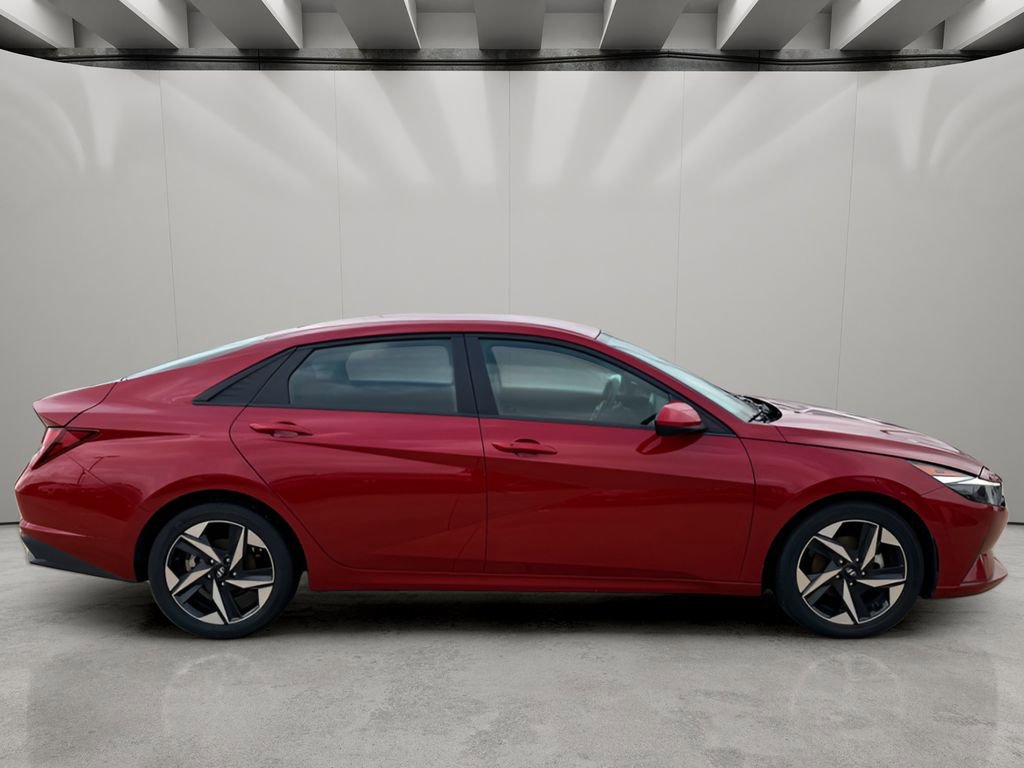 Used 2023 Hyundai Elantra SEL w/ Convenience Package FWD image 5