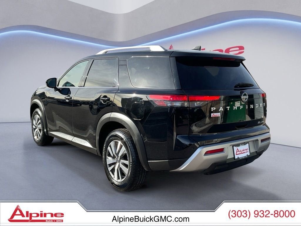 Used 2025 Nissan Pathfinder SL AWD/4WD image 3