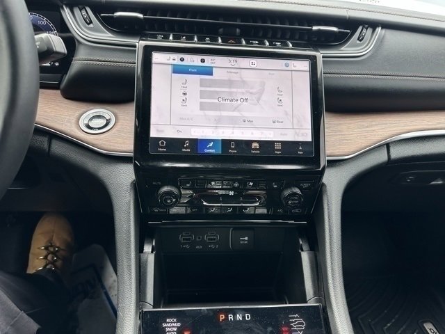 Used 2025 Jeep Grand Cherokee L Summit w/ Obsidian Package image 32