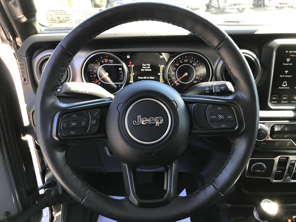 Used 2022 Jeep Gladiator Willys AWD/4WD image 13