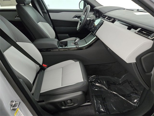 New 2026 Land Rover Range Rover Velar Dynamic SE image 3