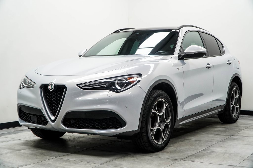 Used 2023 Alfa Romeo Stelvio Ti image 6