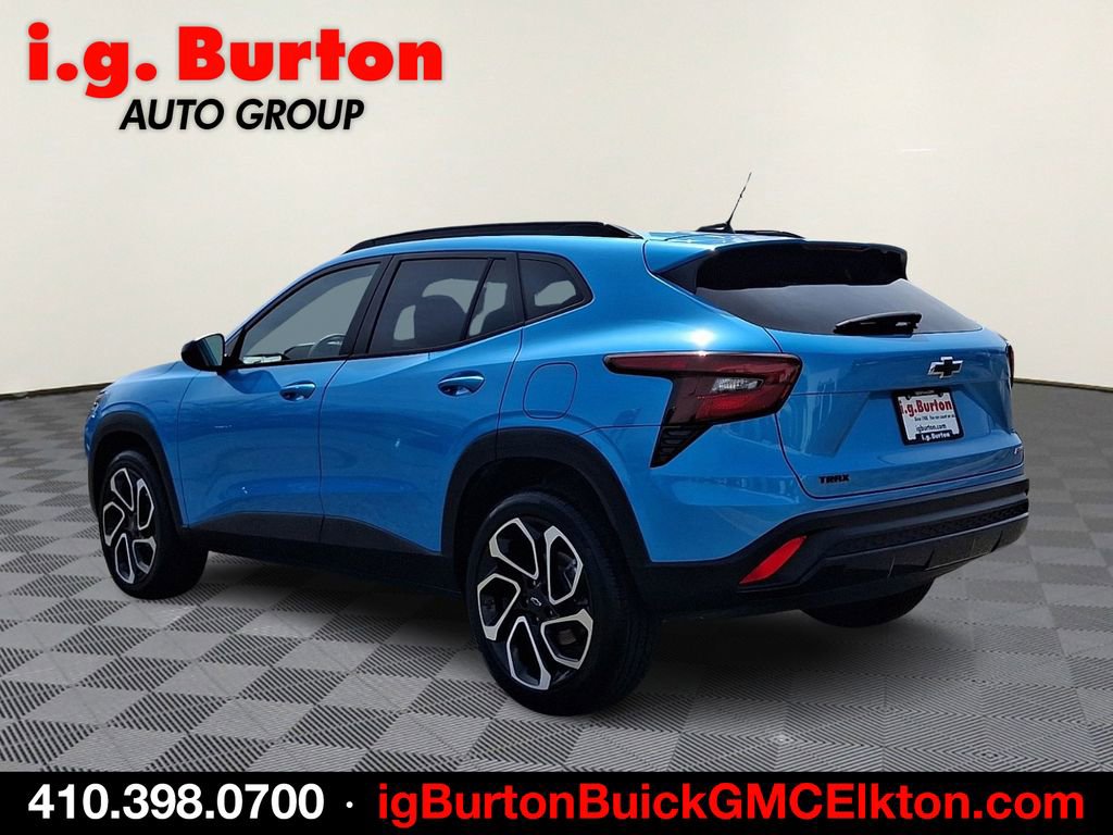 Used 2025 Chevrolet Trax RS w/ Driver Confidence Package image 4