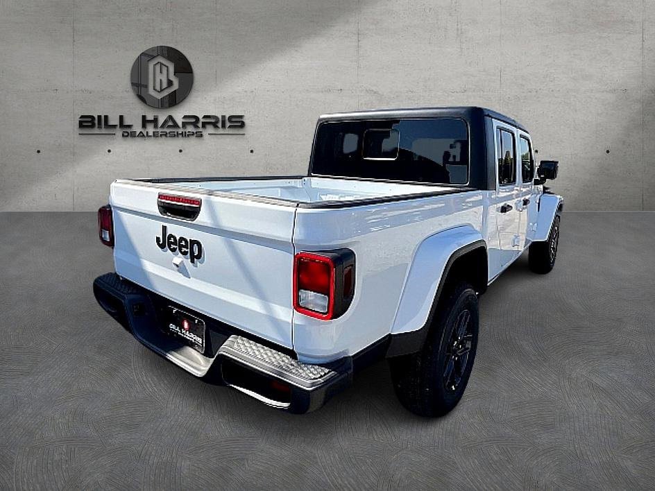 New 2025 Jeep Gladiator Sport image 5