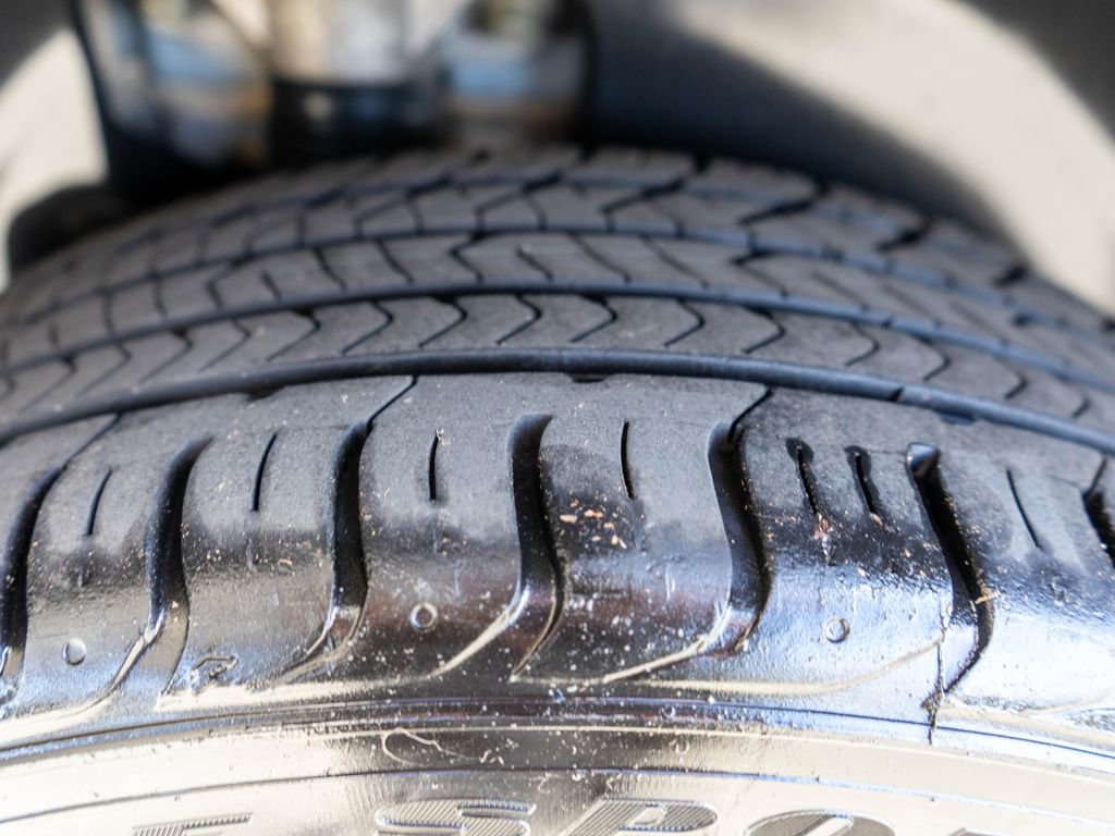 Certified 2023 Kia Telluride EX w/ EX Captain's Chair Package FWD image 37