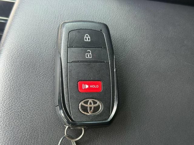 Used 2024 Toyota Prius XLE FWD image 19