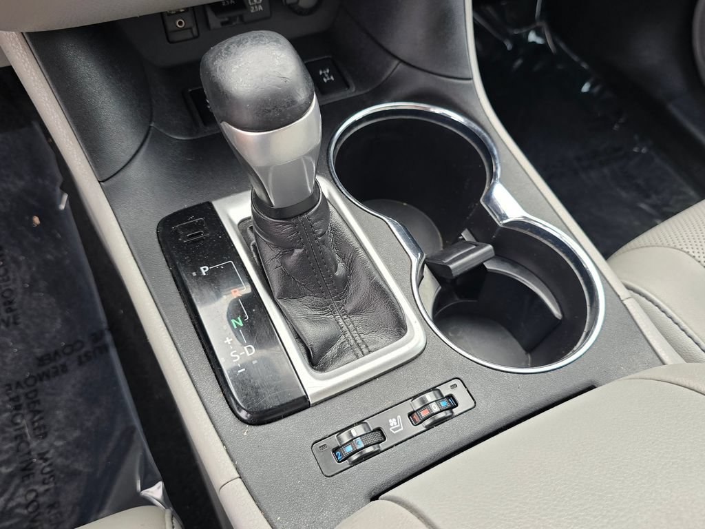 Used 2019 Toyota Highlander Limited Platinum AWD/4WD image 24