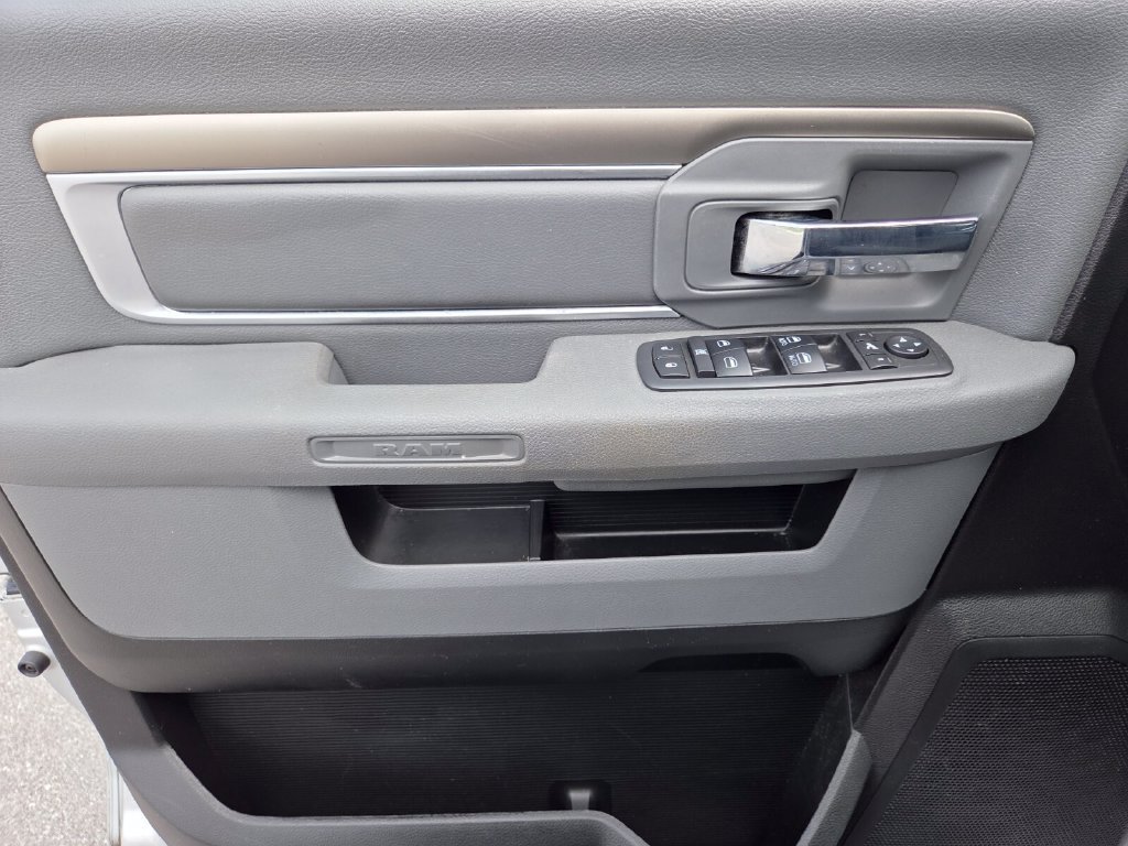 Used 2019 RAM 1500 Big Horn RWD image 29