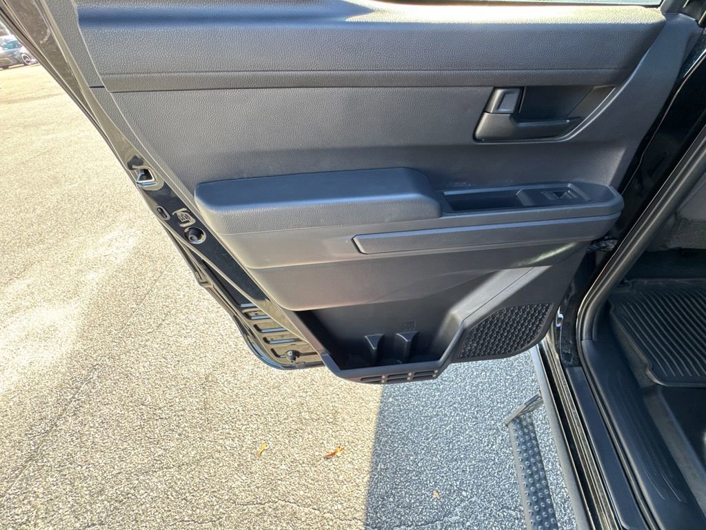 Certified 2025 Toyota Tacoma SR5 image 21