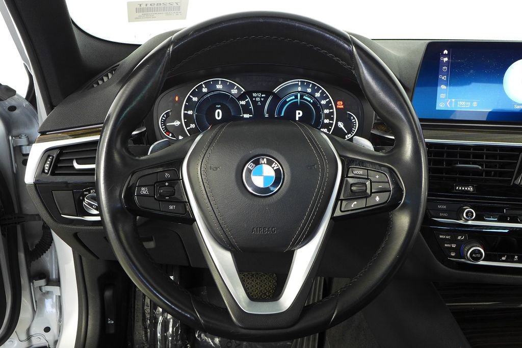 Used 2019 BMW 530e w/ Premium Package image 27