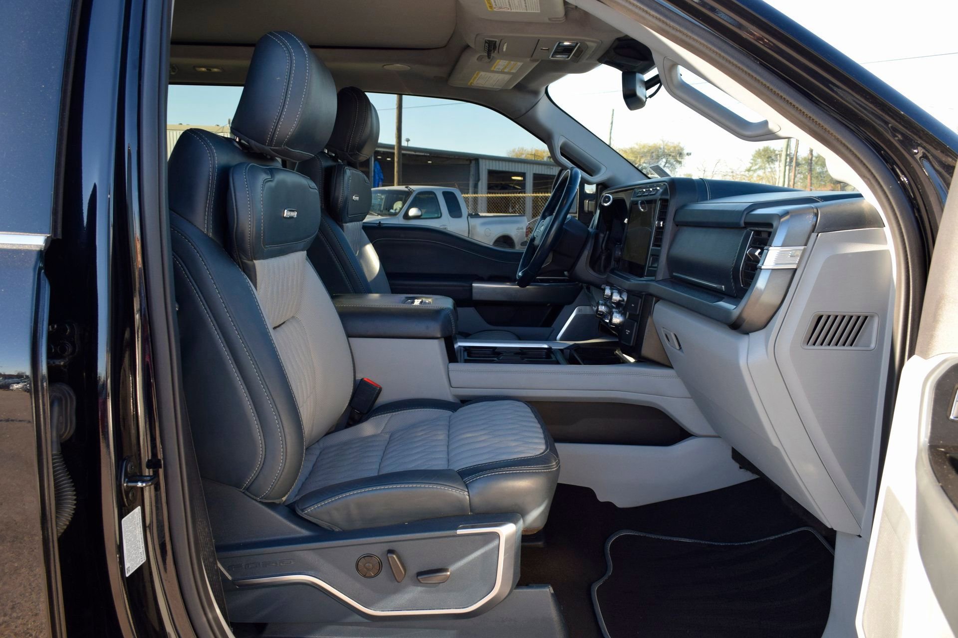 Used 2024 Ford F250 Limited w/ FX4 Off-Road Package image 24