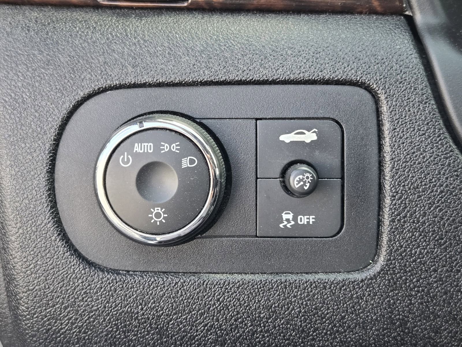 Used 2013 Chevrolet Impala LT w/ LT Sunroof Package image 17