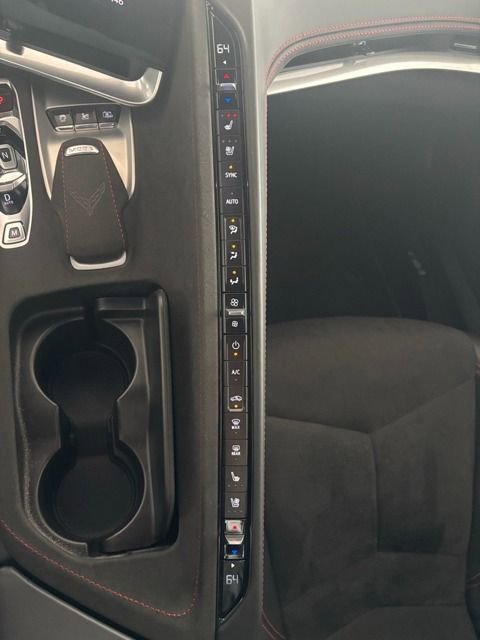 Used 2022 Chevrolet Corvette Stingray Premium Conv w/ Z51 Performance Package image 10