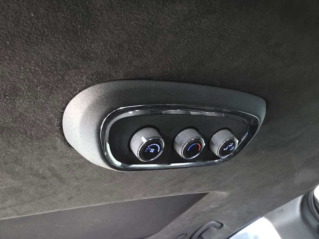 Used 2018 Dodge Durango SRT w/ SRT Interior Appearance Group AWD/4WD image 16