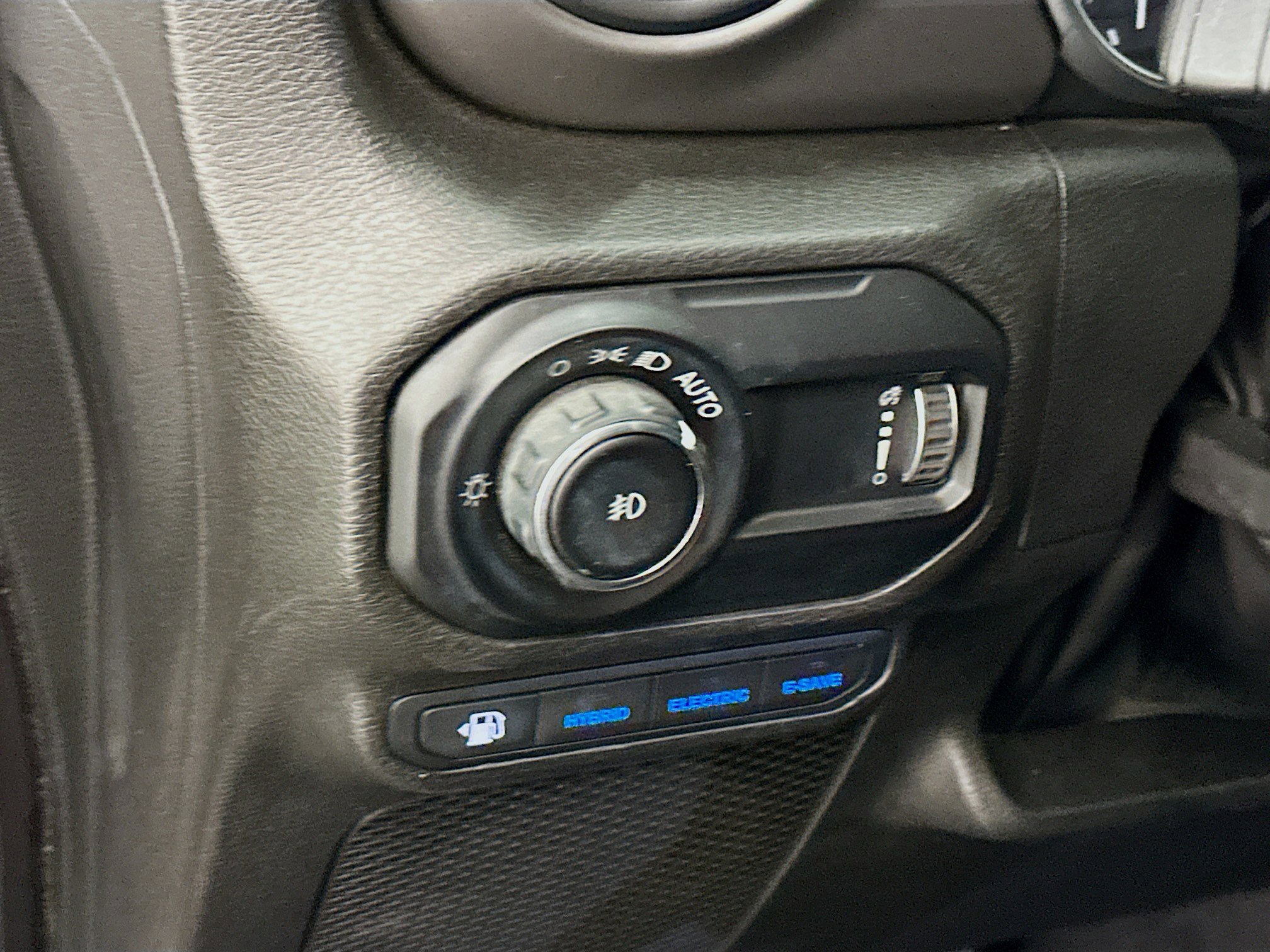 Used 2023 Jeep Wrangler Unlimited image 17