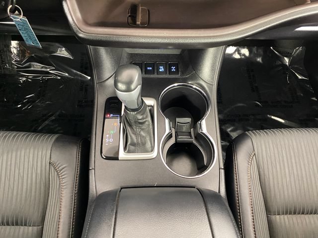 Certified 2017 Toyota Highlander Plus AWD/4WD image 18