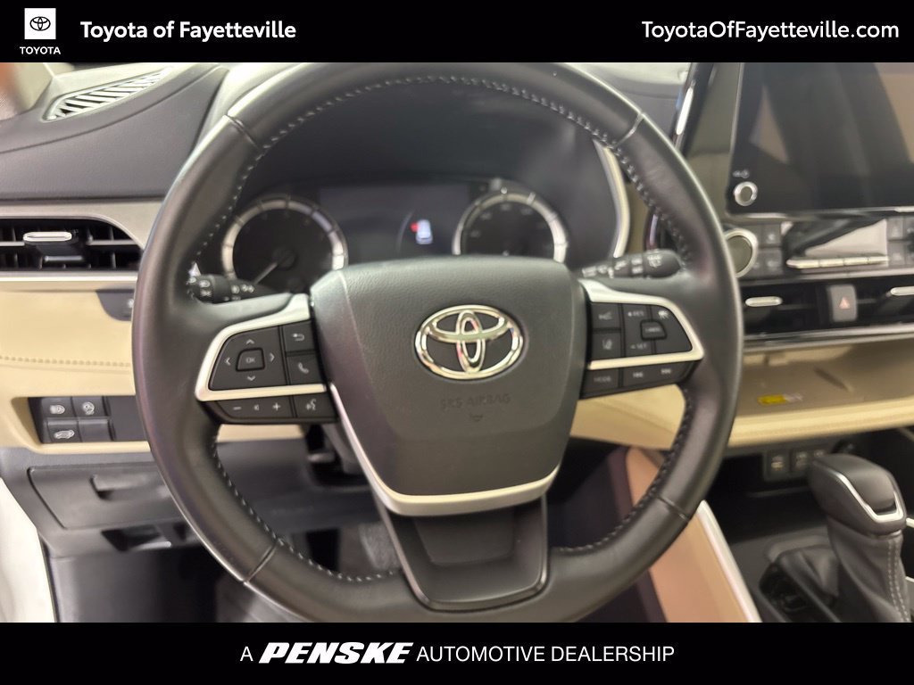 Used 2023 Toyota Highlander XLE FWD image 31