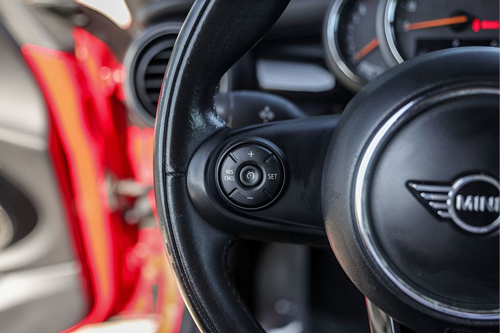 Used 2019 MINI Cooper Convertible w/ Premium Package FWD image 17