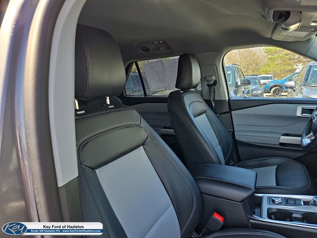 Used 2024 Ford Explorer XLT w/ Equipment Group 202A AWD/4WD image 25