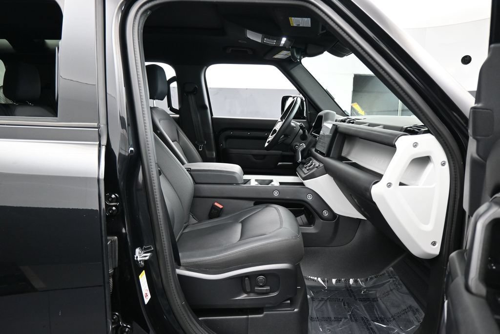 Used 2025 Land Rover Defender 110 S AWD/4WD image 48