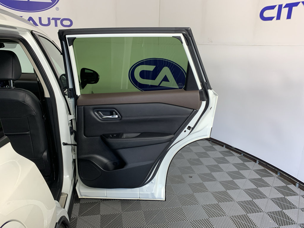 Used 2023 Nissan Rogue SL FWD image 37