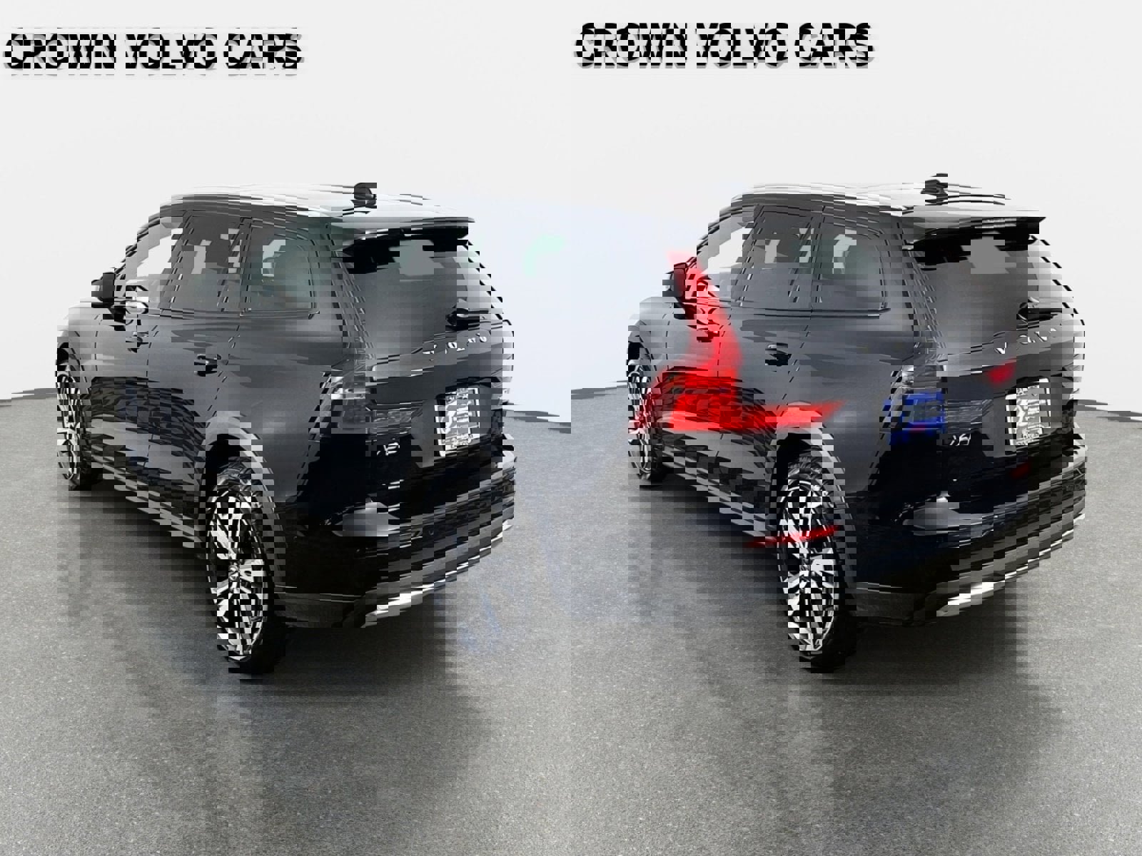 Used 2025 Volvo V60 B5 Cross Country Plus image 8