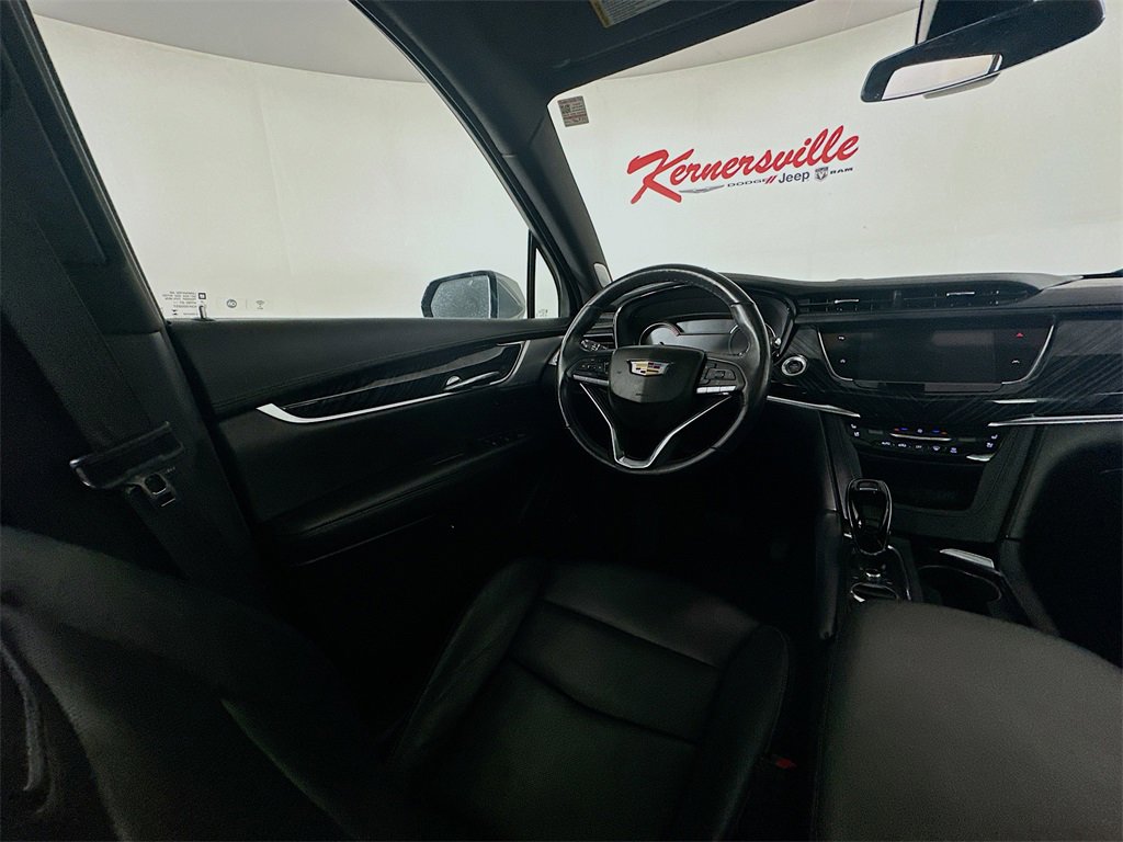 Used 2024 Cadillac XT6 Premium Luxury image 9