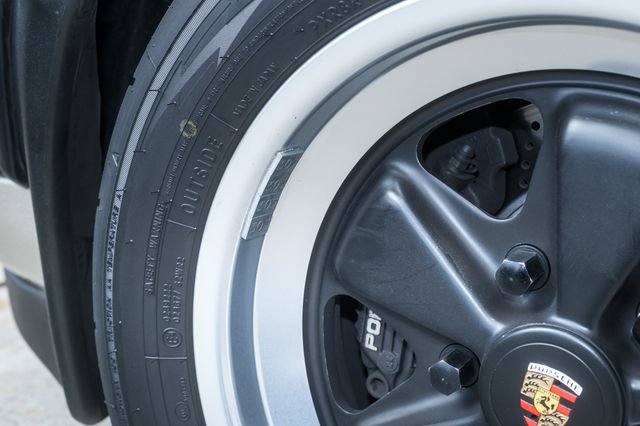 Used 1989 Porsche 911 Carrera RWD image 30