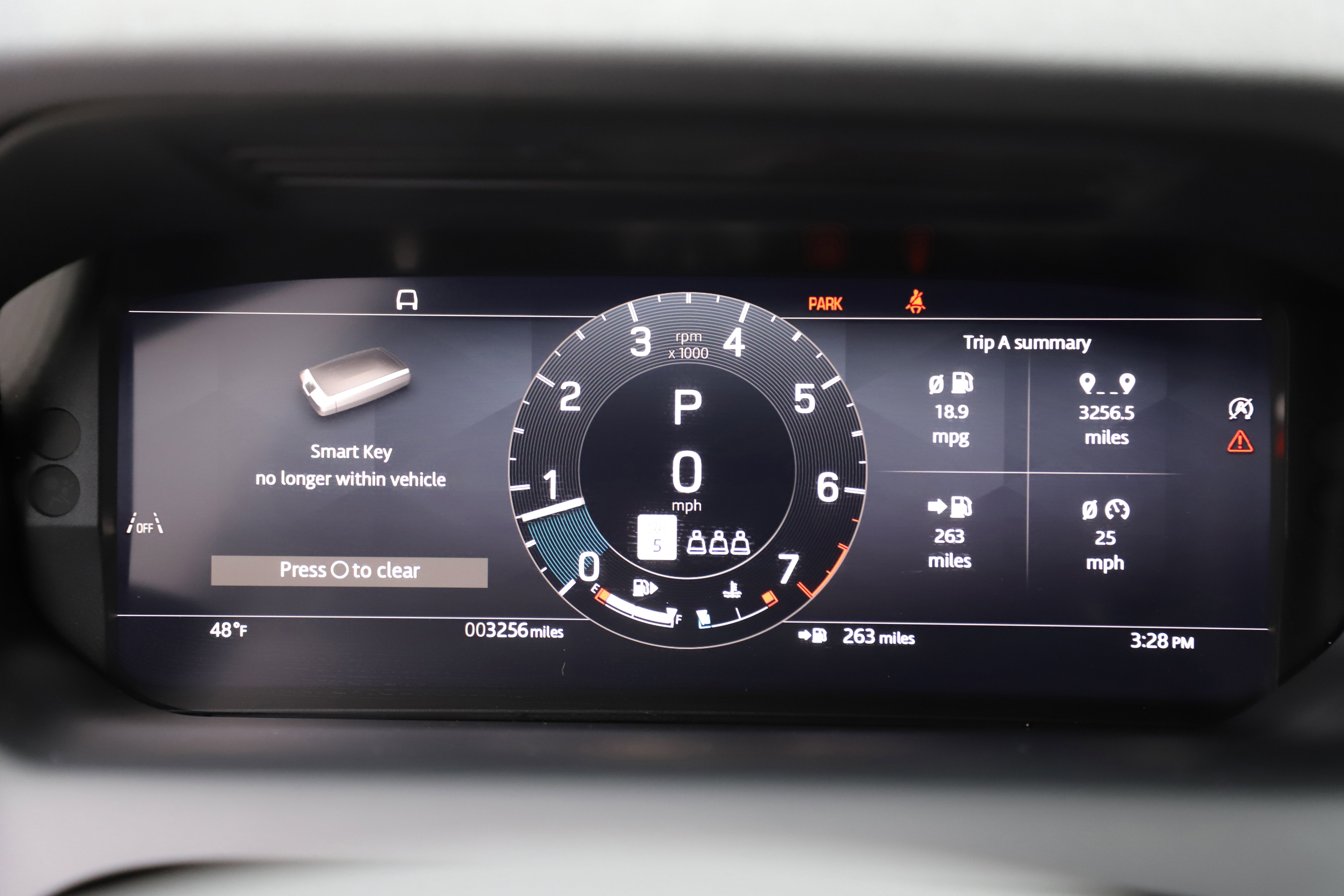 Certified 2025 Land Rover Discovery Sport Dynamic SE AWD/4WD image 20