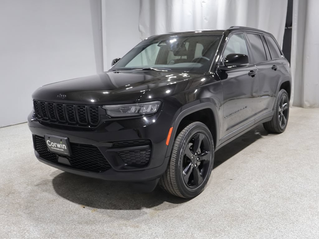 Used 2023 Jeep Grand Cherokee Altitude AWD/4WD image 7